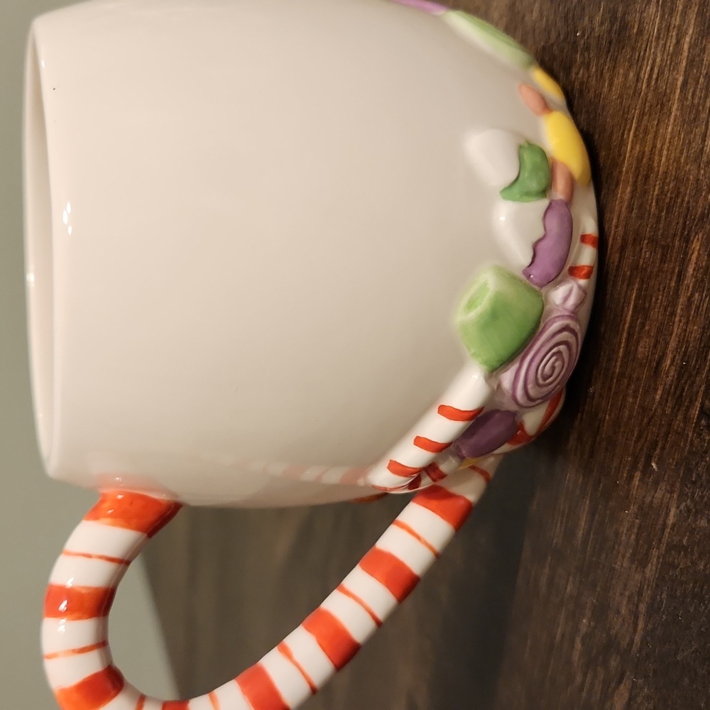 Tigger ( Winnie The Pooh ) Christmas Candyland Mug - Picture 4 of 7